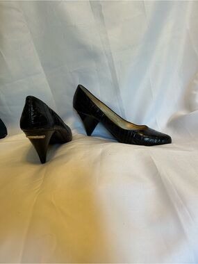 MICHAEL Michael Kors Black Croc-Embossed Cone Heel Pumps